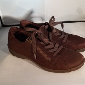 Brown casual shoes
